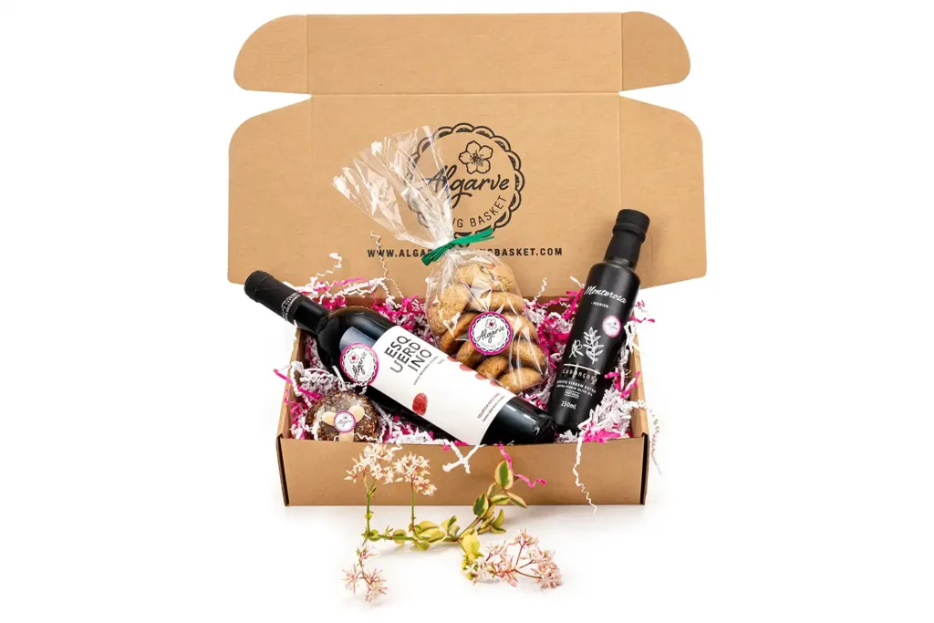 Welcome Box “Vin et ses Amis” 3 ATB Welcome Box Cabaz Misto C 1